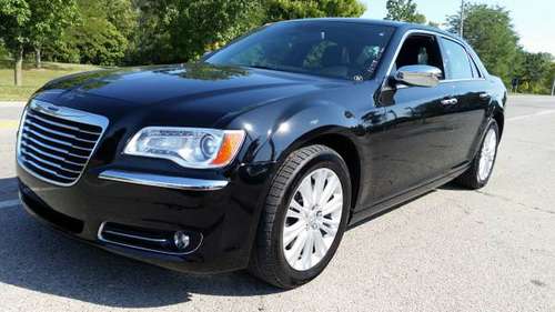14 CHRYSLER 300 C AWD- HEMI, PANORAMIC ROOF, ALL OPTIONS, REAL NICE! for sale in Miamisburg, OH