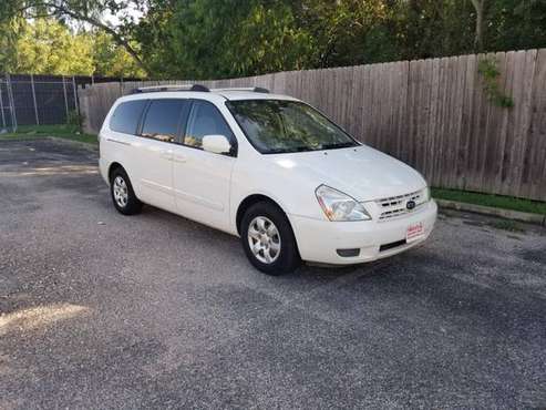 2009 Kia Sedona EX / CLEAN TITLE & CAR FAX - NO ACCIDENTS / LOADED for sale in Houston, TX