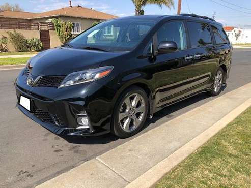 2018 Toyota Sienna Special Edition for sale in Bakersfield, CA