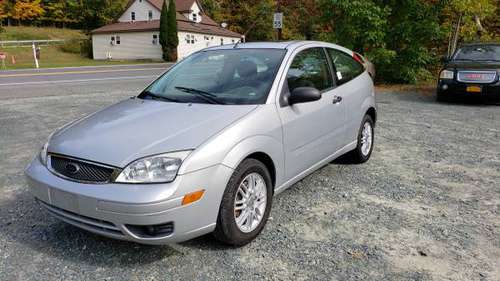 2005 ford focus zx3 hatchback for sale in Wynantskill, NY