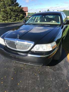 2010 Lincoln Town Car for sale in Dundee, MI