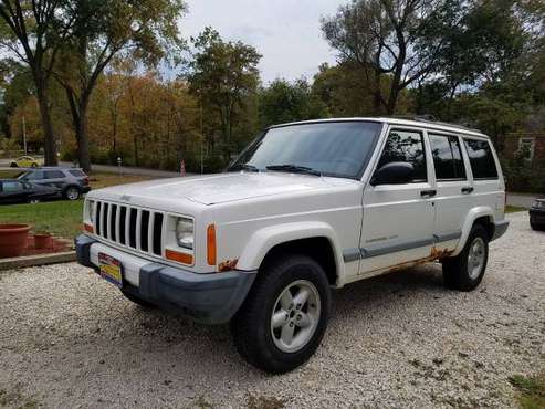 2001 Jeep Cherokee Sport 4WD, 4.0 liter inline 6 engine for sale in Barberton, OH