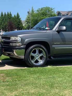 2000 Chevy suburban - cars & trucks - by owner - vehicle automotive... for sale in Elmont, NY