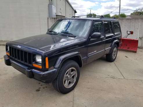 2000 JEEP CHEROKEE CLASSIC - - by dealer - vehicle for sale in Madison Heights, MI