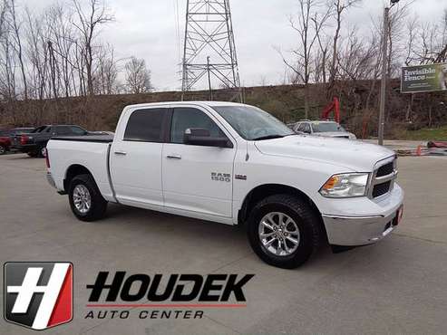 2014 Ram 1500 4WD Crew Cab SLT - - by dealer - vehicle for sale in Marion, IA
