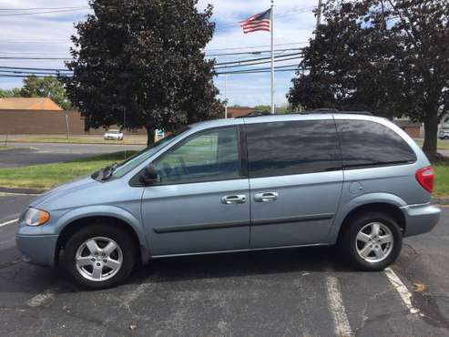 2006 Dodge caravan --- 80k miles --- DVD --- drives like NEW for sale in West Hartford, CT