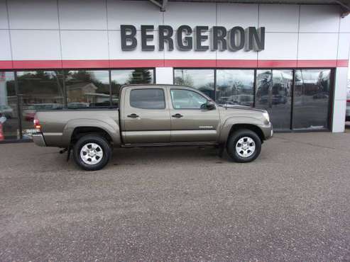 2014 Toyota Tacoma 4WD Crew one owner - - by for sale in Kingsford, MI