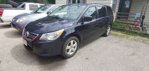 3 Day Sale - 2011 VW Routan SE 200k plus - Leather - cars & trucks -... for sale in Rochester, MN