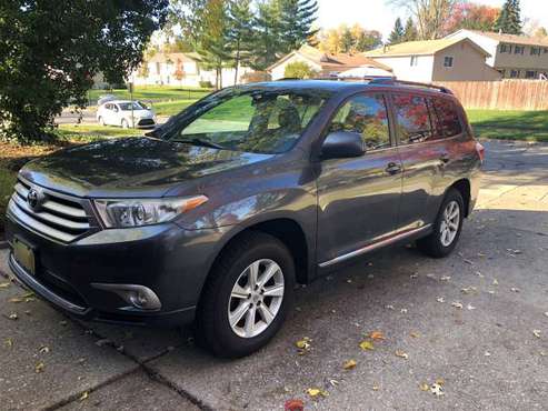 2011 Toyota Highlander - cars & trucks - by owner - vehicle... for sale in Gahanna, OH