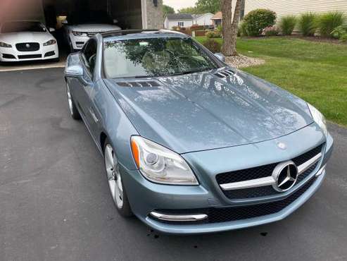 2012 Mercedes Benz SLK350 - cars & trucks - by owner - vehicle... for sale in Davenport, IA