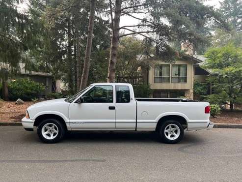 1998 gmc sonoma pu extended cab automatic low miles clean title for sale in Happy valley, OR