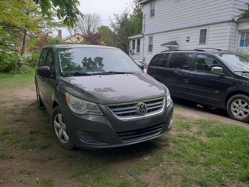 2010 vw routan sel for sale in Jamaica, NY