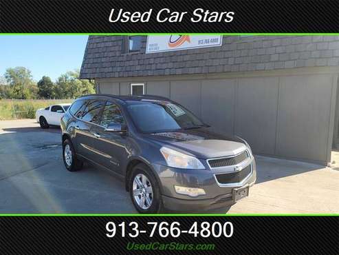 2009 Chevrolet Traverse LT - - by dealer - vehicle for sale in Kansas City, MO