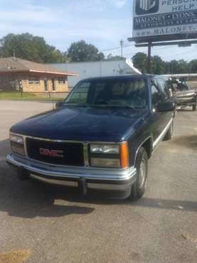 1993 GMC suburban very clean for sale in Mobile, AL