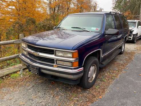 1997 Chevy suburban - cars & trucks - by owner - vehicle automotive... for sale in Yorktown Heights, NY