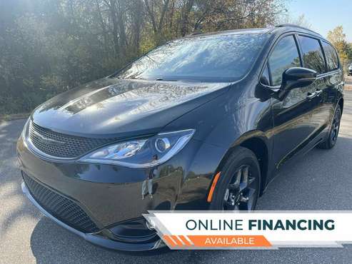 2018 Chrysler Pacifica Limited FWD for sale in Jordan, MN