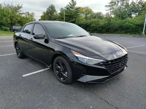 2021 Hyundai Elantra SEL FWD for sale in Indianapolis, IN