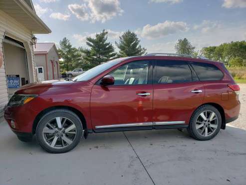 2014 Nissan Pathfinder Platinum 4×4 for sale in Independence, IA