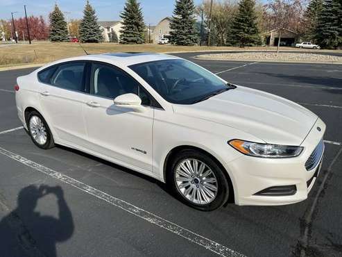 41 5MPG Ford Fusion SE Hybrid - New Tires for sale in Savage, MN