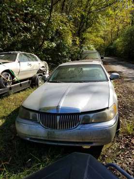 1998 Lincoln Town Car for sale in Ashland City, TN