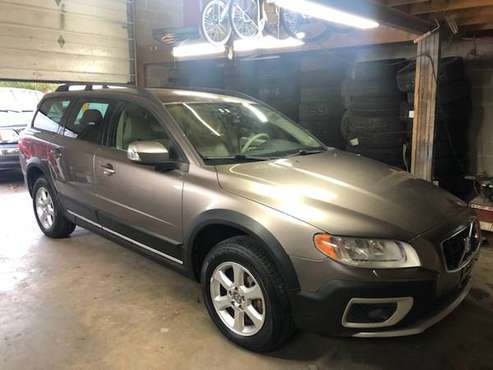 2008 Volvo XC 70, AWD - cars & trucks - by owner - vehicle... for sale in Westerly, CT