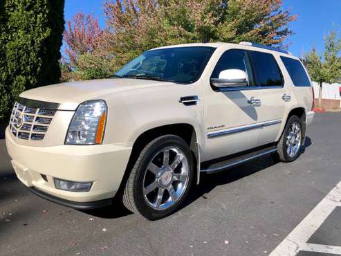 2011 Cadillac Escalade AWD, Luxury package, Loaded! Low Miles for sale in Lake Oswego, OR