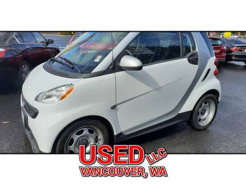 2014 smart fortwo Pure Hatchback Coupe 2D Hatchback - cars & trucks... for sale in Vancouver, OR