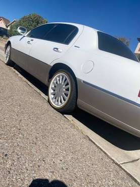 2003 Lincoln town car only 86K miles for sale in Albuquerque, NM