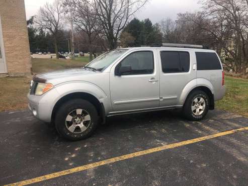2005 Nissan Pathfinder SE - cars & trucks - by owner - vehicle... for sale in Ripon, WI