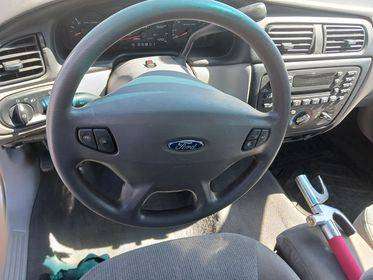 2002 Ford Taurus White - - by dealer - vehicle for sale in Topeka, KS