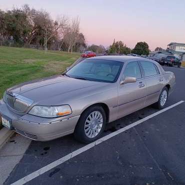 2003 Lincoln Town Car May 2022 runs and drives great 151000 miles for sale in Riverbank, CA