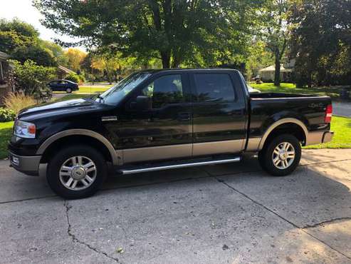 Ford F 150 Lariat pick up truck 2004 for sale in Green Bay, WI
