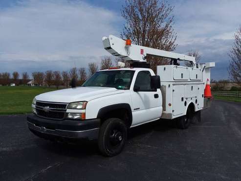 34' 2006 Chevrolet C3500 Bucket Boom Lift Utility Work Service Truck for sale in Gilberts, WI