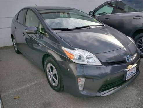2015 Toyota Prius Three hatchback Gray - cars & trucks - by dealer -... for sale in Palo Alto, CA