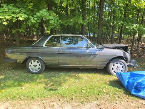 1983 Mercedes 300CD with body damage for sale in Poughkeepsie, NY