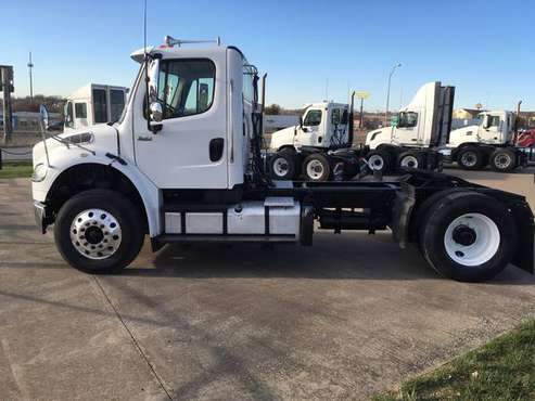 2016 FREIGHTLINER M2 106 SINGLE AXLE TRACTOR - cars & trucks - by... for sale in Kansas City, MO