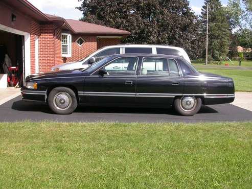 1995 Cadillac DeVille for sale in Burton, MI