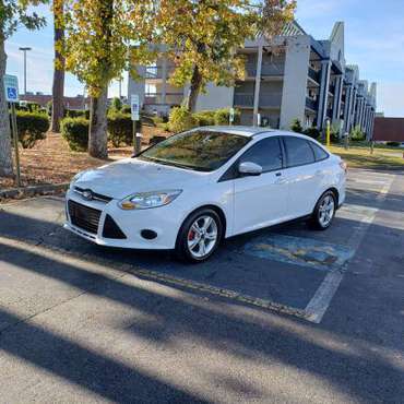 Ford Focus SE - cars & trucks - by owner - vehicle automotive sale for sale in Macon, GA