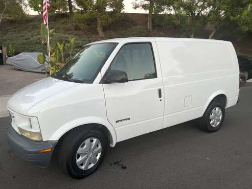 1998 GMC safari cargo van one owner 132, 000 miles for sale in Foothill Ranch, CA