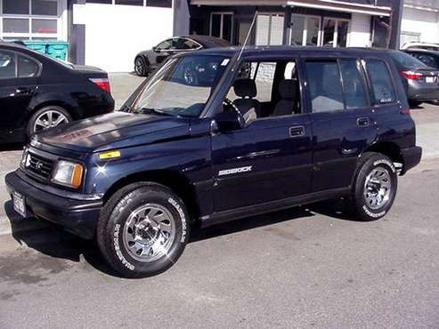 1994 SUZUKI SIDEKICK JLX 4x4 SUV will SELL or TRADE for a CONVERTIBLE for sale in San Mateo, CA