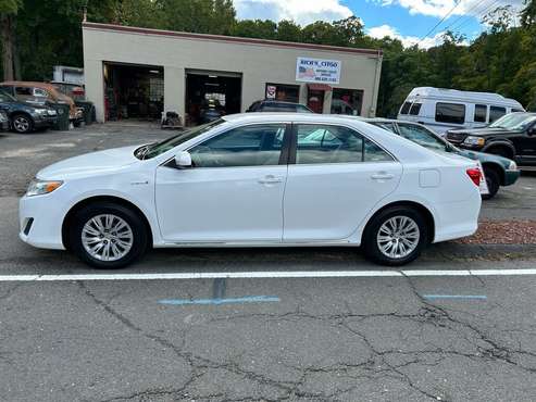 2012 Toyota Camry Hybrid LE FWD for sale in CT