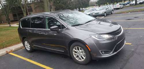 2020 Chrysler Pacifica touring L - cars & trucks - by owner -... for sale in Ypsilanti, MI