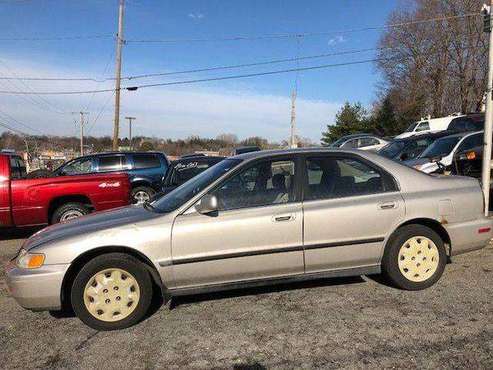 1996 Honda Accord LX 4dr Sedan BEST CASH PRICE IN TOWN!!! for sale in Darby, PA