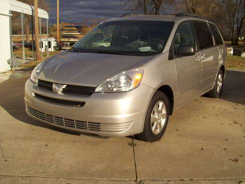 2005 Toyota Sienna LE - cars & trucks - by dealer - vehicle... for sale in Topeka, KS