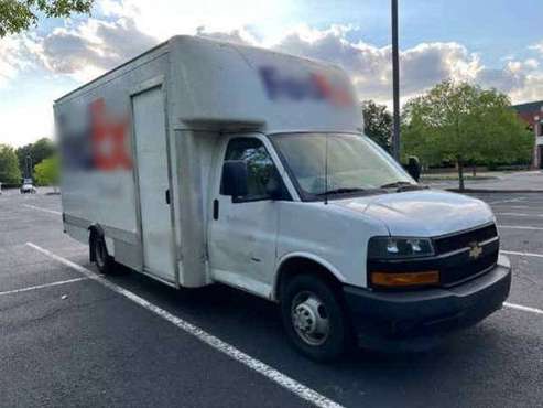 2018 Chevrolet 3500 14 Parcel Truck RTR 2063814-01 for sale in Virginia Beach, VA