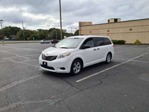 2013 TOYOTA SIENNA L - cars & trucks - by dealer - vehicle... for sale in Port Monmouth, NJ