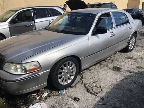 2007 Lincoln towncar for sale in Hollywood, FL