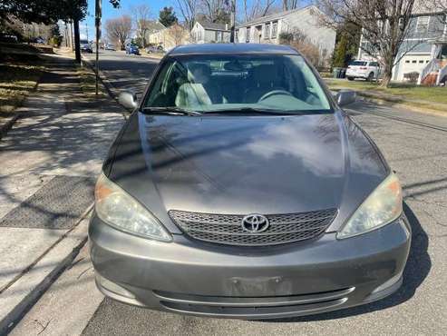 2004 toyota camry XLE auto all power leather seats 180k 1 0wner for sale in Falls Church, District Of Columbia