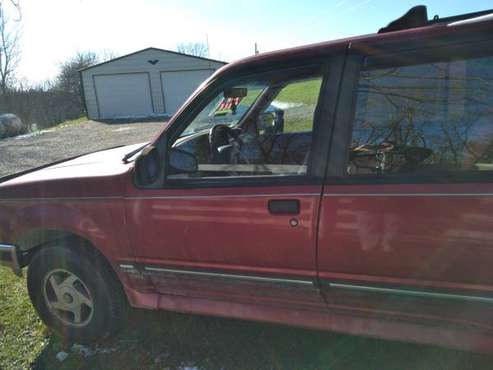 93 Ford Explorer 4x4 - cars & trucks - by owner - vehicle automotive... for sale in Frankfort, KY