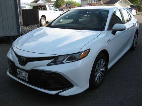 2020 Toyota Camry Hybrid 53 MPG Only 3, 000 Miles for sale in Fortuna, CA